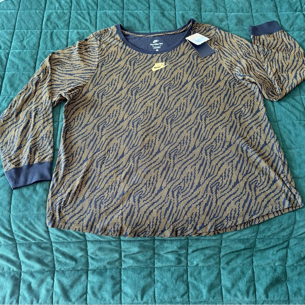 Nike Women's The Nike Tee Black and Gold Top Size 2X NWT